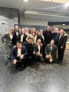 Grupo de personas en evento de pre-estreno de GEMMA GALGANI en Madrid.